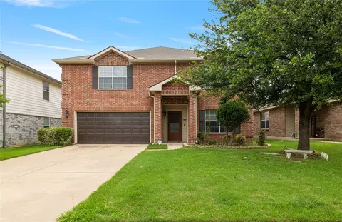 7061 Seton Hall Dr, Fort Worth, TX 76120
