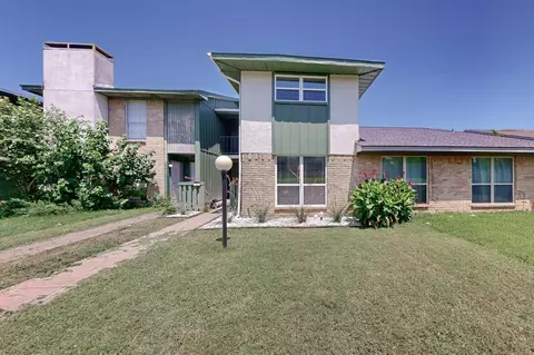 1402 S Carrier Pkwy #302, Grand Prairie, TX 75051