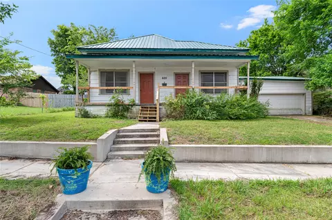 605 W Main St, Honey Grove, TX 75446