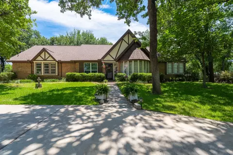 6501 Westover Dr, Granbury, TX 76049
