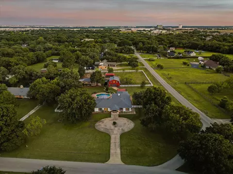 105 Red Oak Ln, Flower Mound, TX 75028