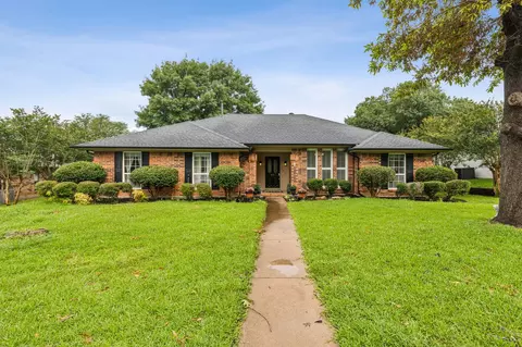 906 Village Green Dr, Rockwall, TX 75087