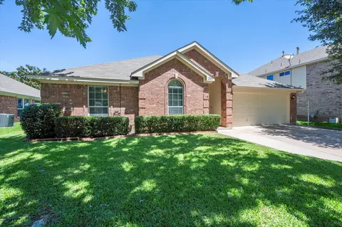 207 Forestridge Dr, Mansfield, TX 76063