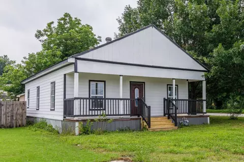 3041 Dalton St, Greenville, TX 75401