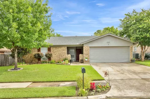 6409 Ridglea Dr, Watauga, TX 76148