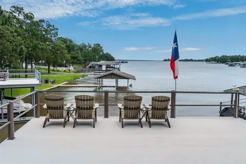1525 Oak Shore Dr, Tool, TX 75143