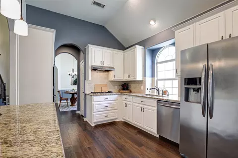 Kitchen - 11613 Compton Trl, Keller, TX 76244 photo 4 of 4