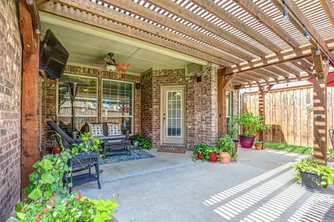Exterior - 11613 Compton Trl, Keller, TX 76244 photo 8 of 10