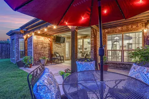 Exterior - 11613 Compton Trl, Keller, TX 76244 photo 2 of 10