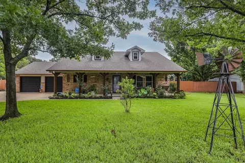 6547 Valley Ridge Dr, Fort Worth, TX 76140