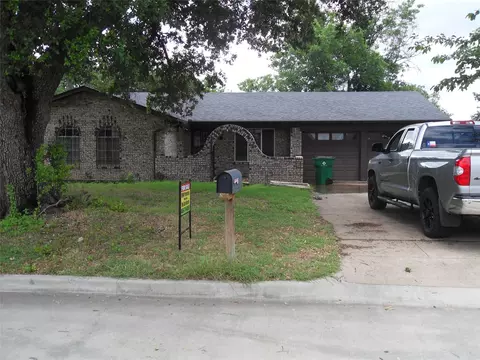 4500 Mink Dr, Haltom City, TX 76117