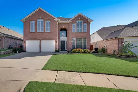 4005 Oak Leaf Ln, Bedford, TX 76021
