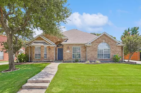 2713 Meadow Green Dr, Flower Mound, TX 75022