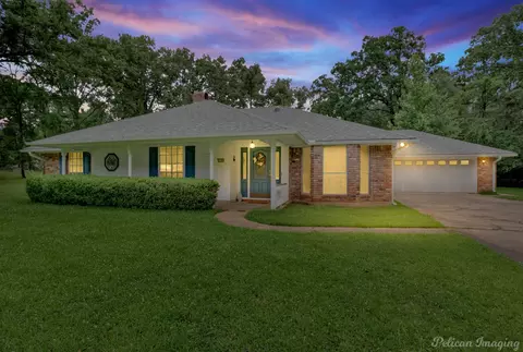 8340 Woodstock Dr, Greenwood, LA 71033