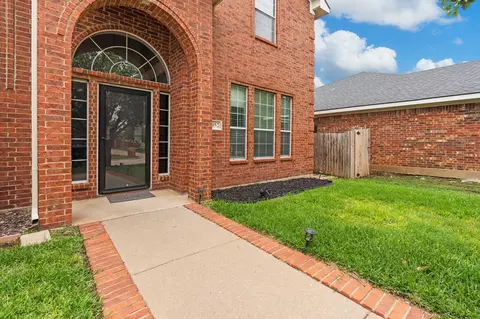3952 Silver Springs Dr, Fort Worth, TX 76123