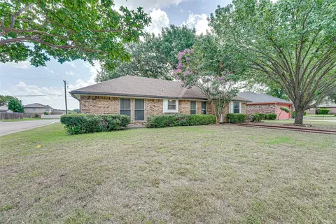 1200 Aviary Dr, Desoto, TX 75115