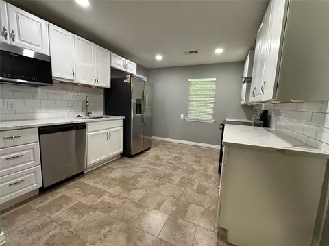 504 Milam Dr, Euless, TX 76039