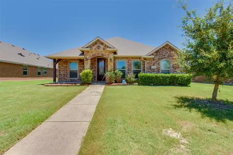112 Cambridge St, Waxahachie, TX 75165