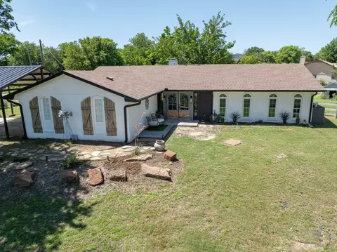 202 Brandon Dr, Weatherford, TX 76087