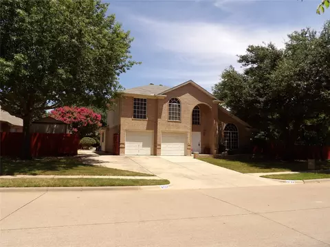 6722 Big Springs Dr, Arlington, TX 76001