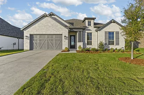2252 Garnet Dr, Waxahachie, TX 75167