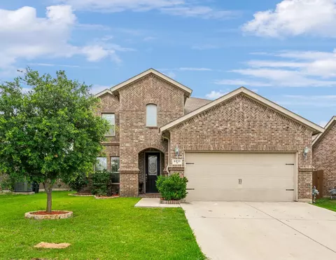 6013 Shiner Dr, Fort Worth, TX 76179