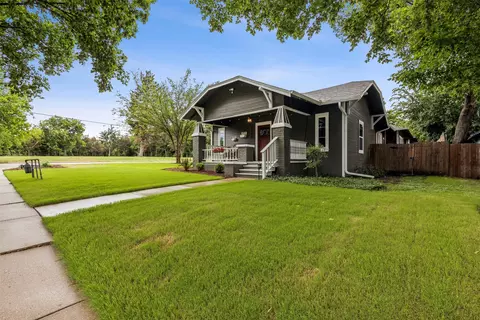 2844 S Adams St, Fort Worth, TX 76110