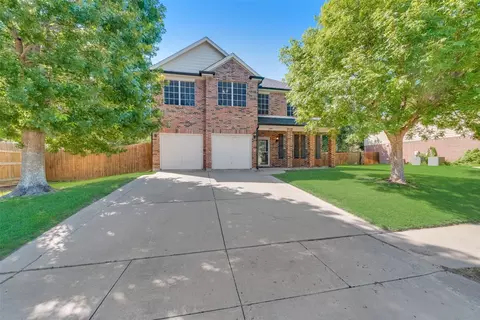 2604 Crestwood Dr, Burleson, TX 76028