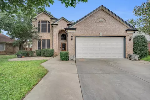 2712 Lakeside Dr, Burleson, TX 76028