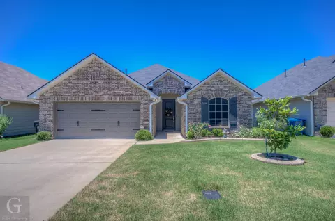 4014 False River Dr, Bossier City, LA 71111