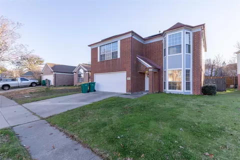 310 Pinnacle Dr, Cedar Hill, TX 75104