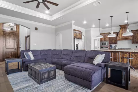 Living - 304 Spring View Ct, Springtown, TX 76082 photo 2 of 3