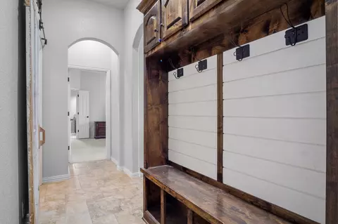 Entry Way - 304 Spring View Ct, Springtown, TX 76082 photo 3 of 3