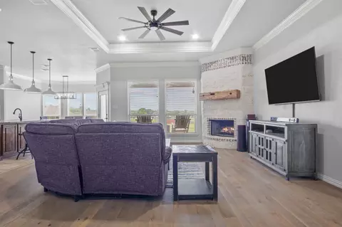 Living - 304 Spring View Ct, Springtown, TX 76082 photo 3 of 3