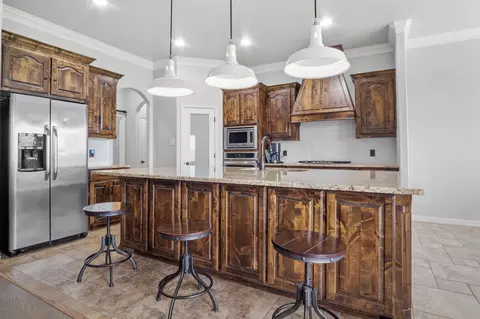 Kitchen - 304 Spring View Ct, Springtown, TX 76082 photo 4 of 4