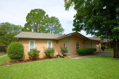 2500 Westchester Dr, Arlington, TX 76015