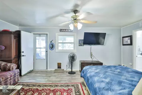 Bedroom - 105 Sandy Ln, Clyde, TX 79510 photo 6 of 8