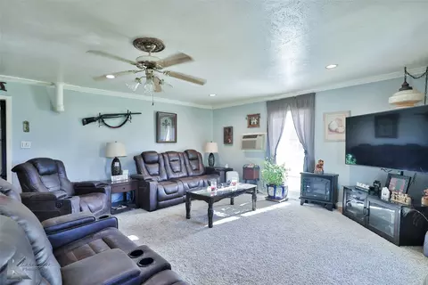 Living - 105 Sandy Ln, Clyde, TX 79510 photo 2 of 3