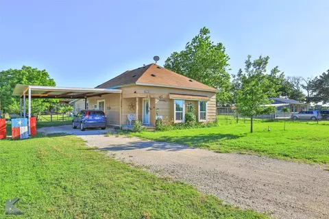 105 Sandy Ln, Clyde, TX 79510