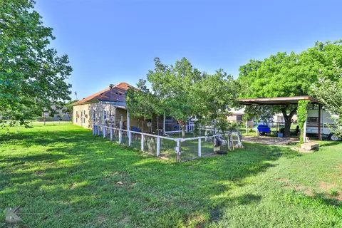 Exterior - 105 Sandy Ln, Clyde, TX 79510 photo 8 of 10