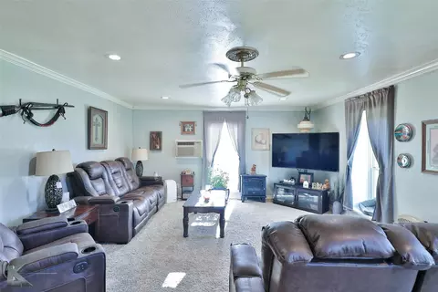 Living - 105 Sandy Ln, Clyde, TX 79510 photo 1 of 3
