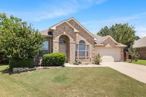 3640 Caroline Ct, Fort Worth, TX 76137