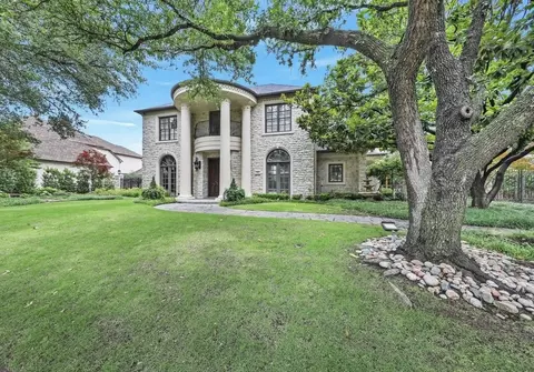 5609 Champions Dr, Plano, TX 75093
