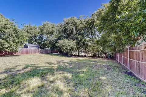 214 Evans St, Pilot Point, TX 76258 photo 36