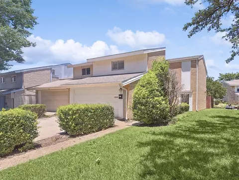 1823 Lakecrest Ct, Carrollton, TX 75006