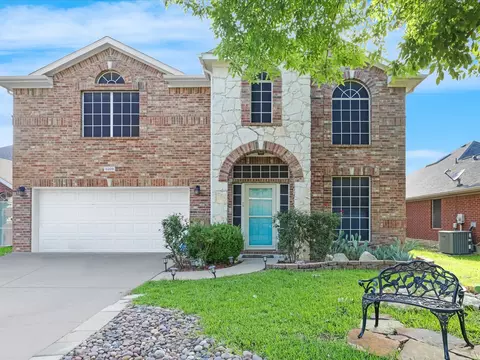 8208 Malabar Trl, Fort Worth, TX 76123