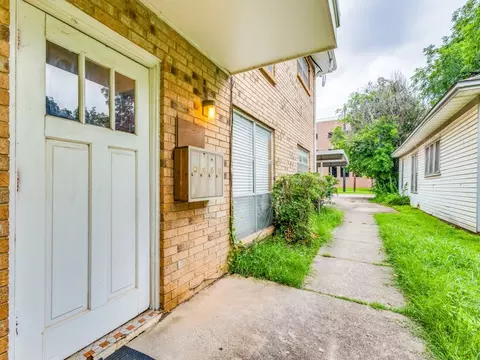 1201 N Austin St, Denton, TX 76201