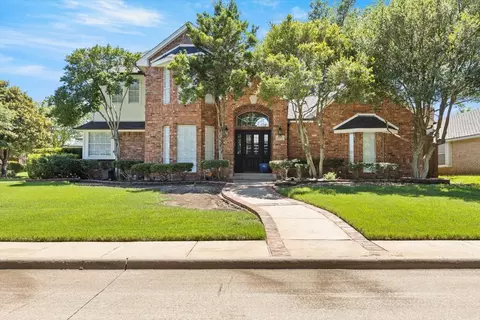 1320 Treeline Dr, Desoto, TX 75115
