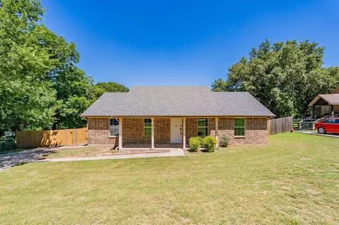 602 Alameda Rd, Azle, TX 76020