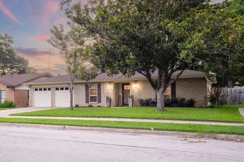 2001 Chattanooga Dr, Bedford, TX 76022